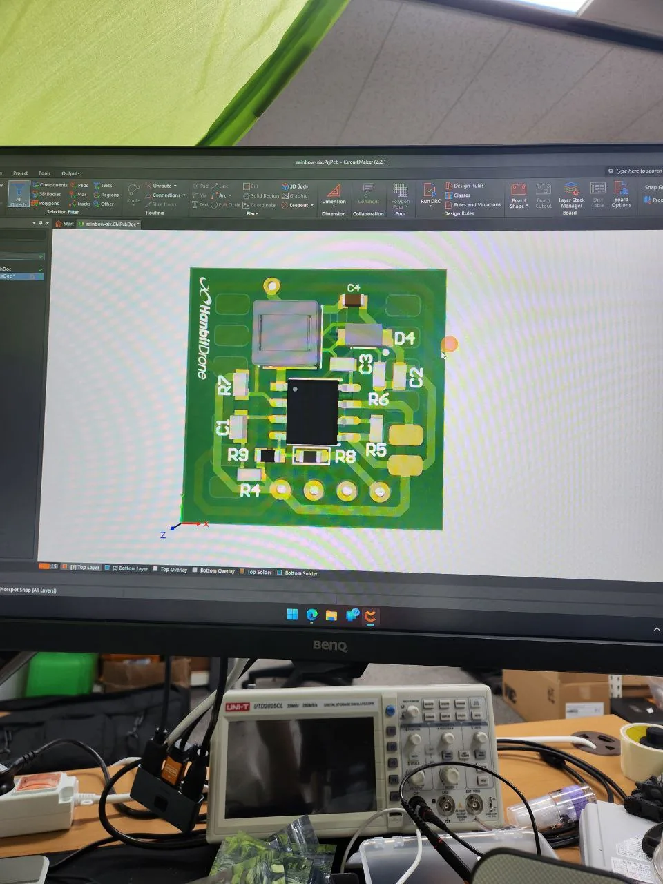 경광등 PCB와 시험 장비